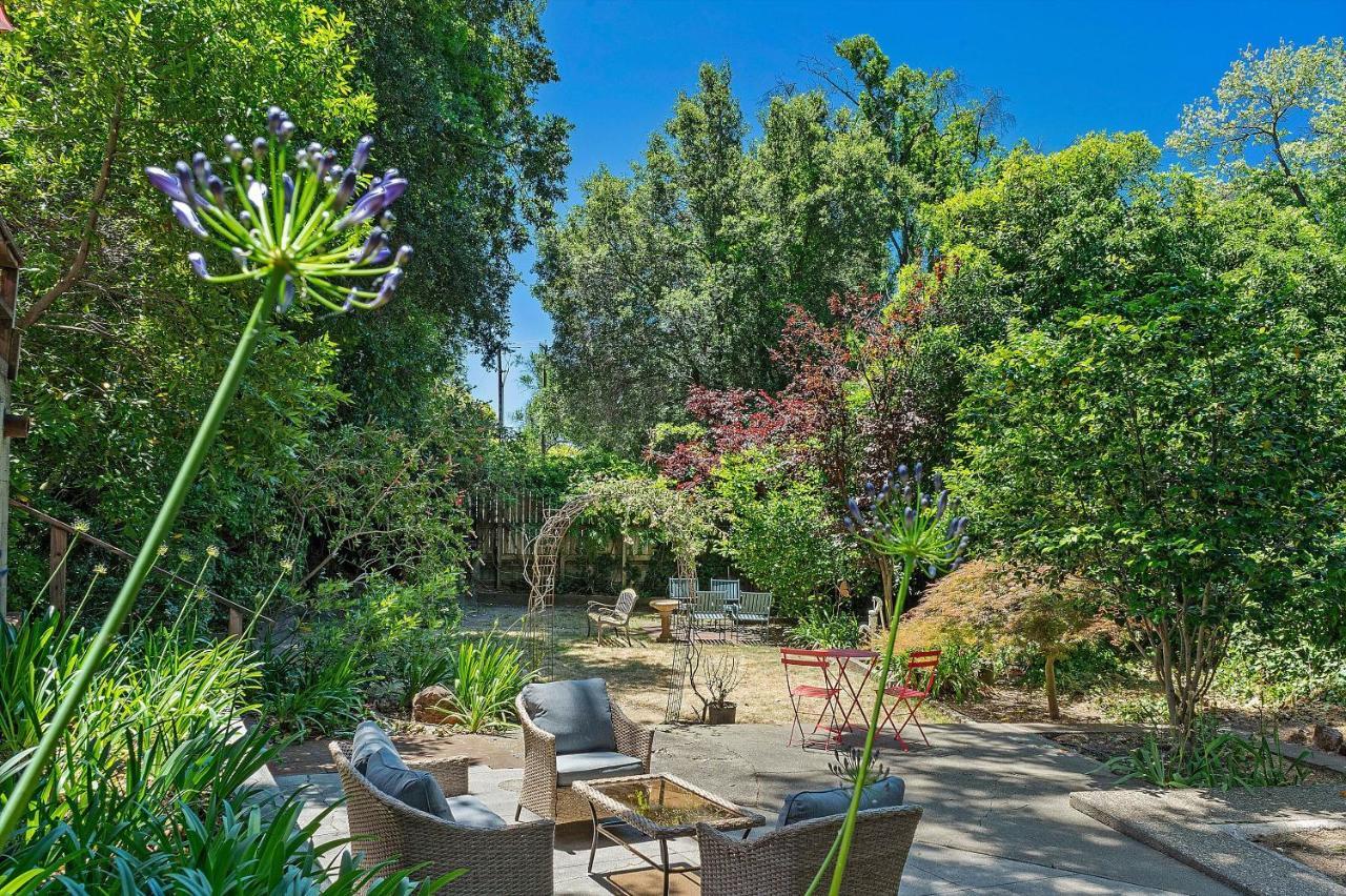 Cinnamon Bear Creekside Inn Sonoma Exterior photo
